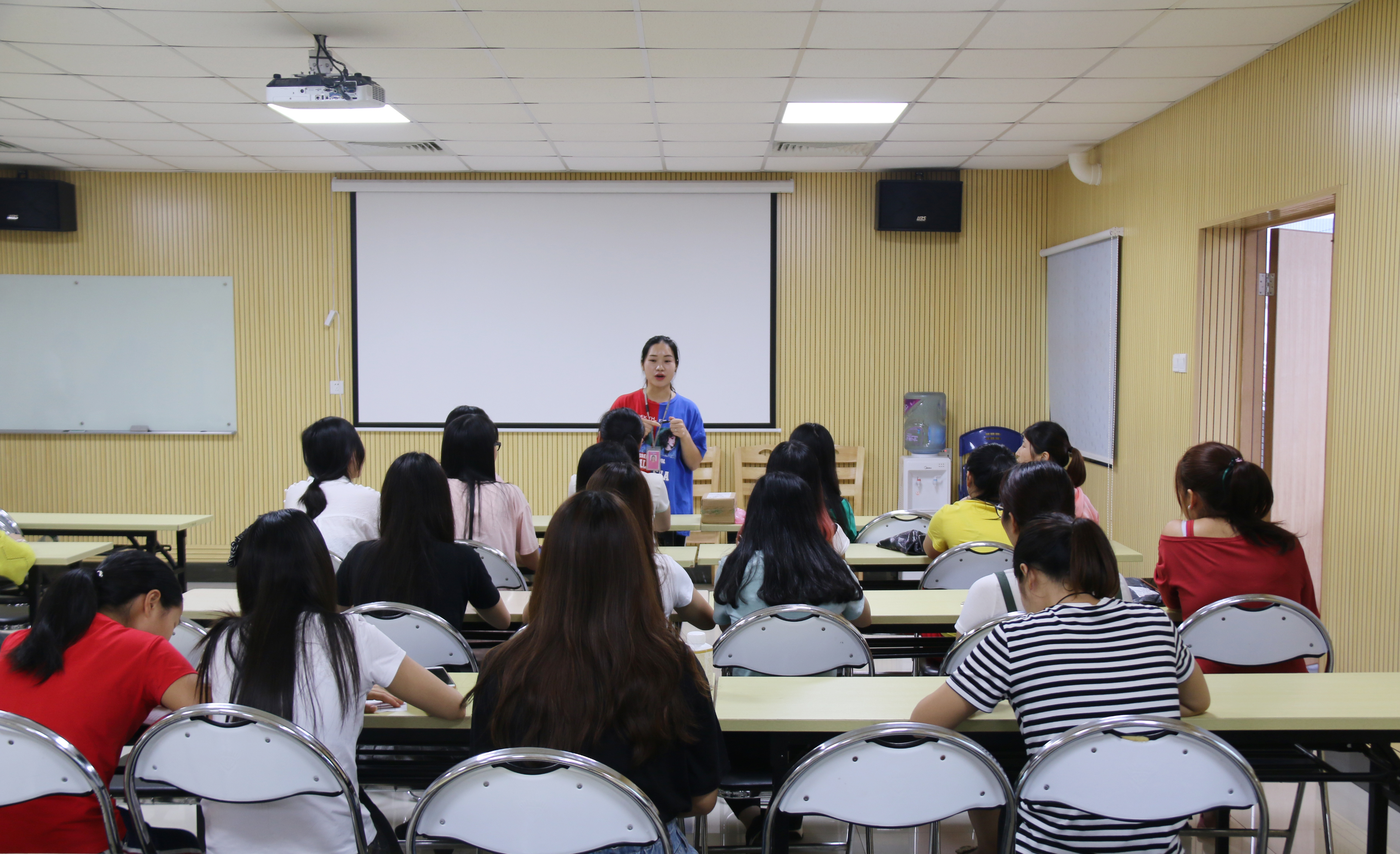 1541123919116775.jpg 1541123919116775.jpg